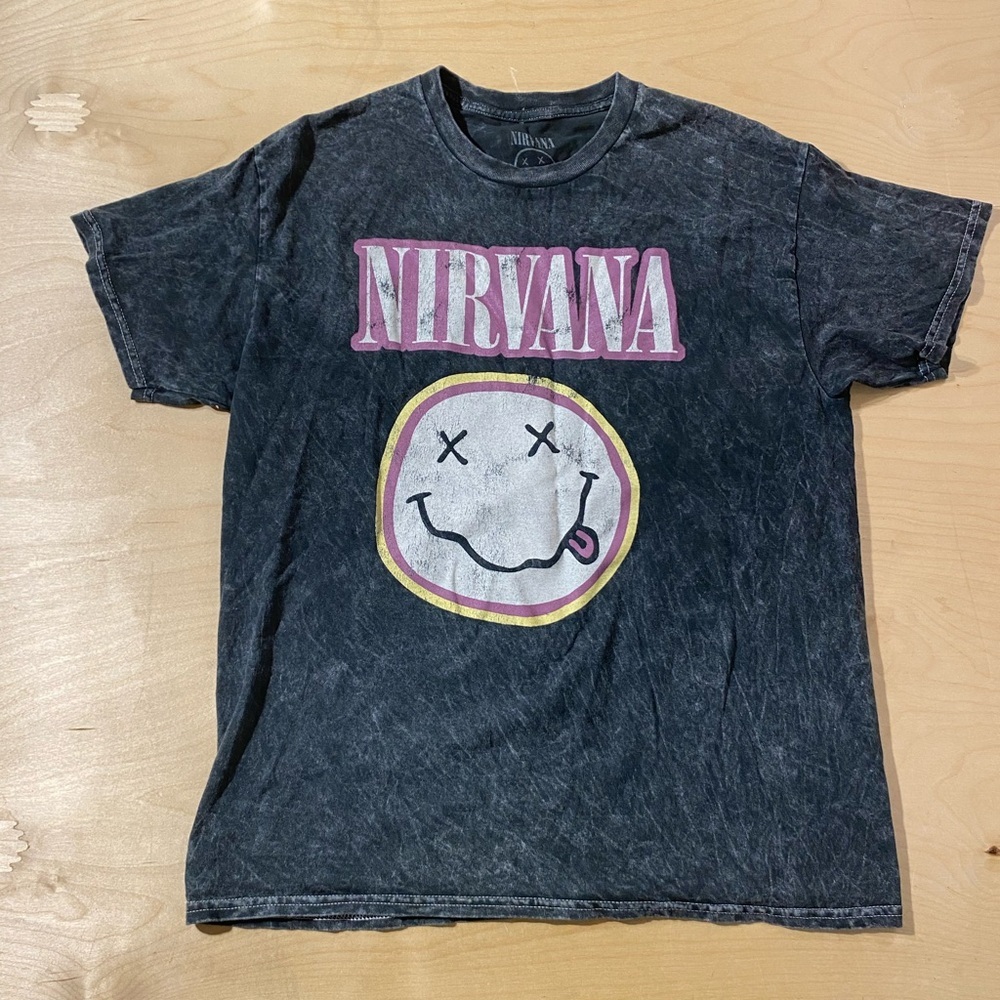 NIRVANA Charcoal Smiley Tee Large (OM)